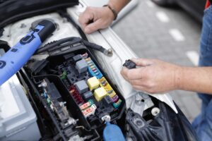 The right work environment and on the job continuing education are the direct links between being a good automotive technician and a GREAT auto mechanic. Find that here with us!